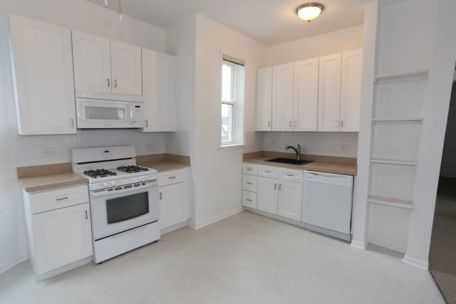Building Photo - 3625 W Wrightwood Ave
