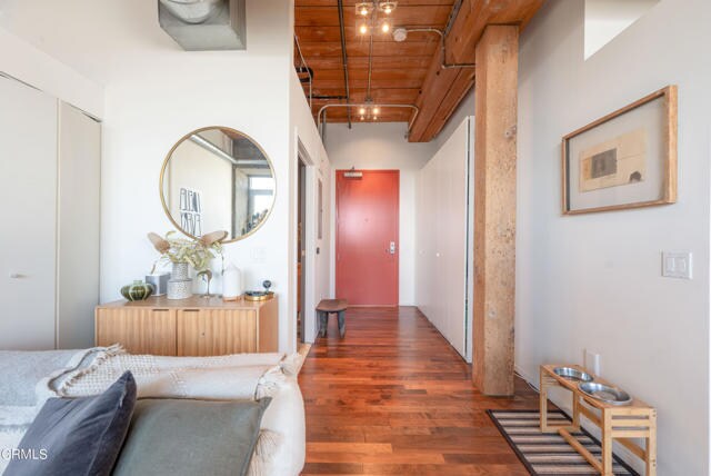 Foto del edificio - 530 S Hewitt St