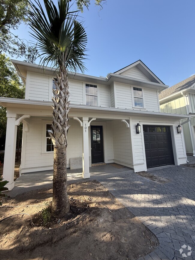 Building Photo - 205 Halyard Dr