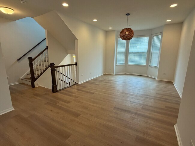 Building Photo - 4424 Monroe Ct