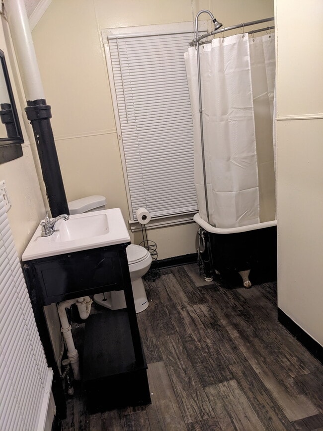 Building Photo - 1232 4th St