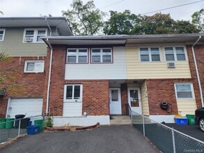 Building Photo - 12 Roosevelt Dr