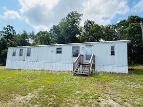 Building Photo - 44 Hillside Ln