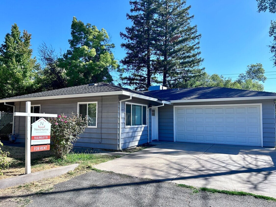 Primary Photo - Two Bedroom One Bathroom Home in Carmichael