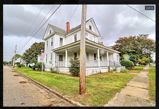 Building Photo - 914 W Colonial Ave