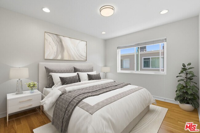 Foto del edificio - 13055 Mindanao Way