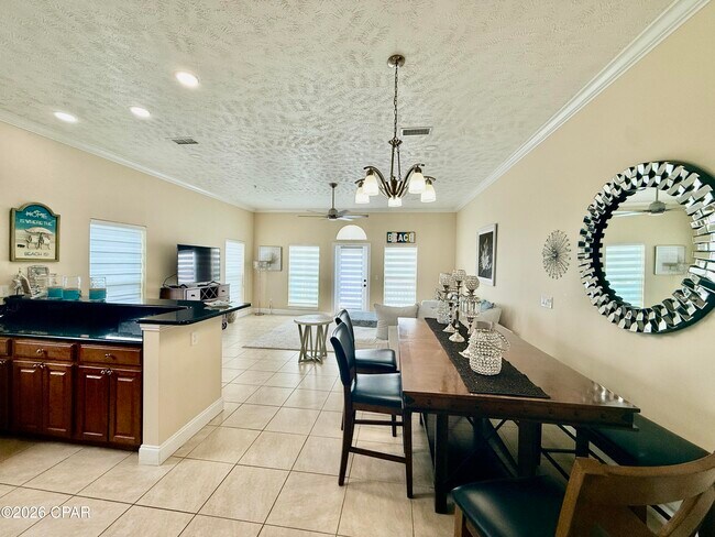 Foto del edificio - 13412 Front Beach Rd