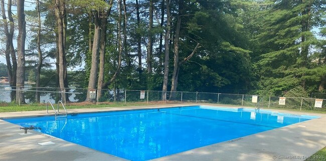 Foto del edificio - 4 Grandview Dr
