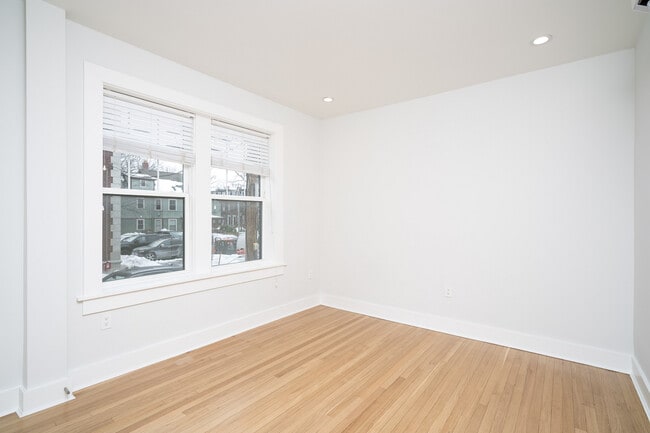 Building Photo - 17 Forest St