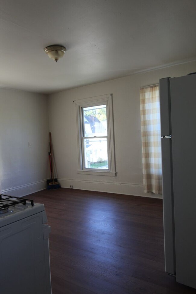 Foto del edificio - Upstairs Studio Apartment