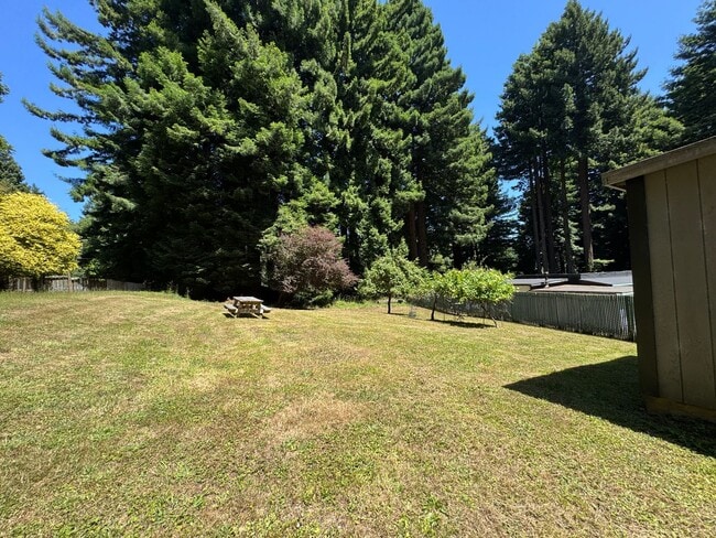 Building Photo - 654 Grotzman Rd