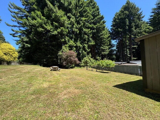 Foto del edificio - 654 Grotzman Rd