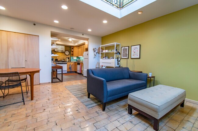 Foto del edificio - 2144 Ashland Ave