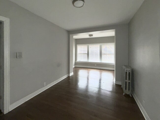 Foto del edificio - 3355 W Sunnyside Ave
