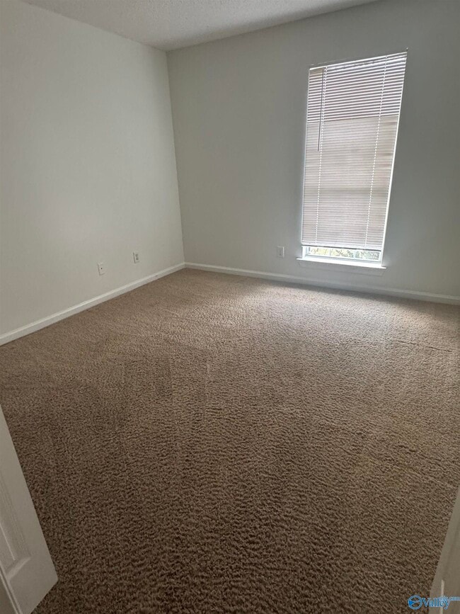 Foto del edificio - 591 Bell Factory Rd