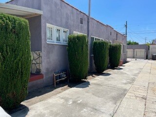 Parking - 1816 Leighton Ave