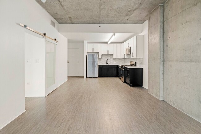 Building Photo - 1405 S State St