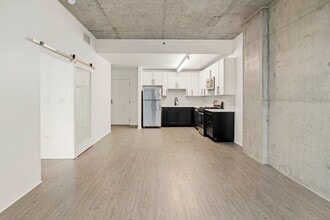 Building Photo - 1407 S State St