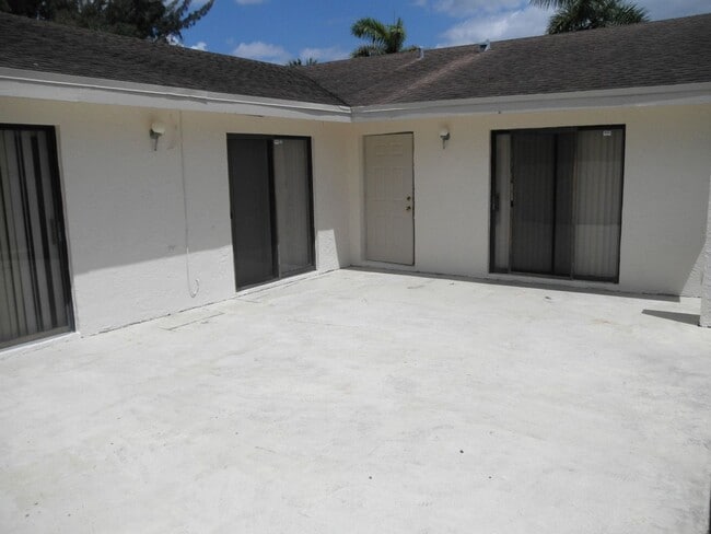 Building Photo - 4962 Cherry Rd