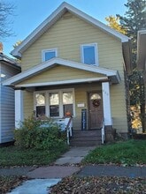 Building Photo - 820 E Ninth St Building Photo - 820 E Ninth St