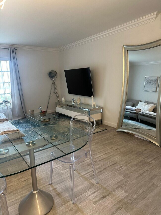 Foto del edificio - 2260 NE 67th St