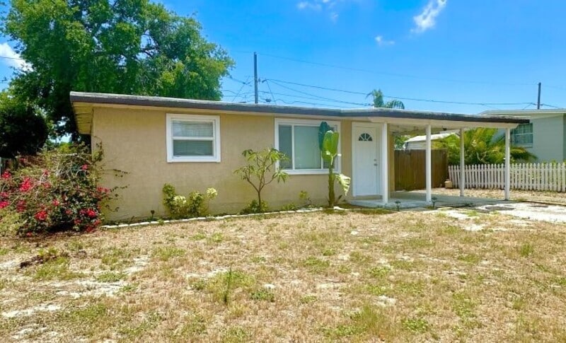 Primary Photo - 10510 118th Ave N