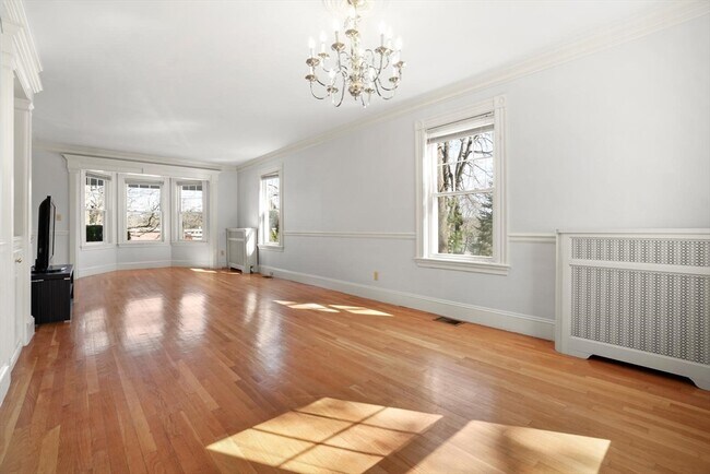 Building Photo - 20 Donizetti St