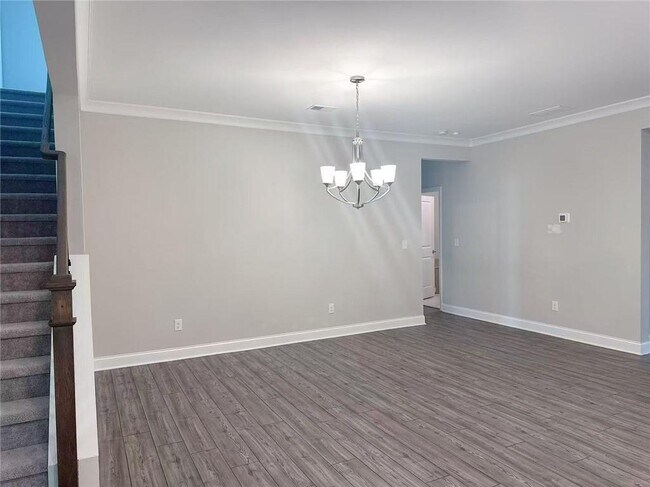 Building Photo - 145 Hollis St