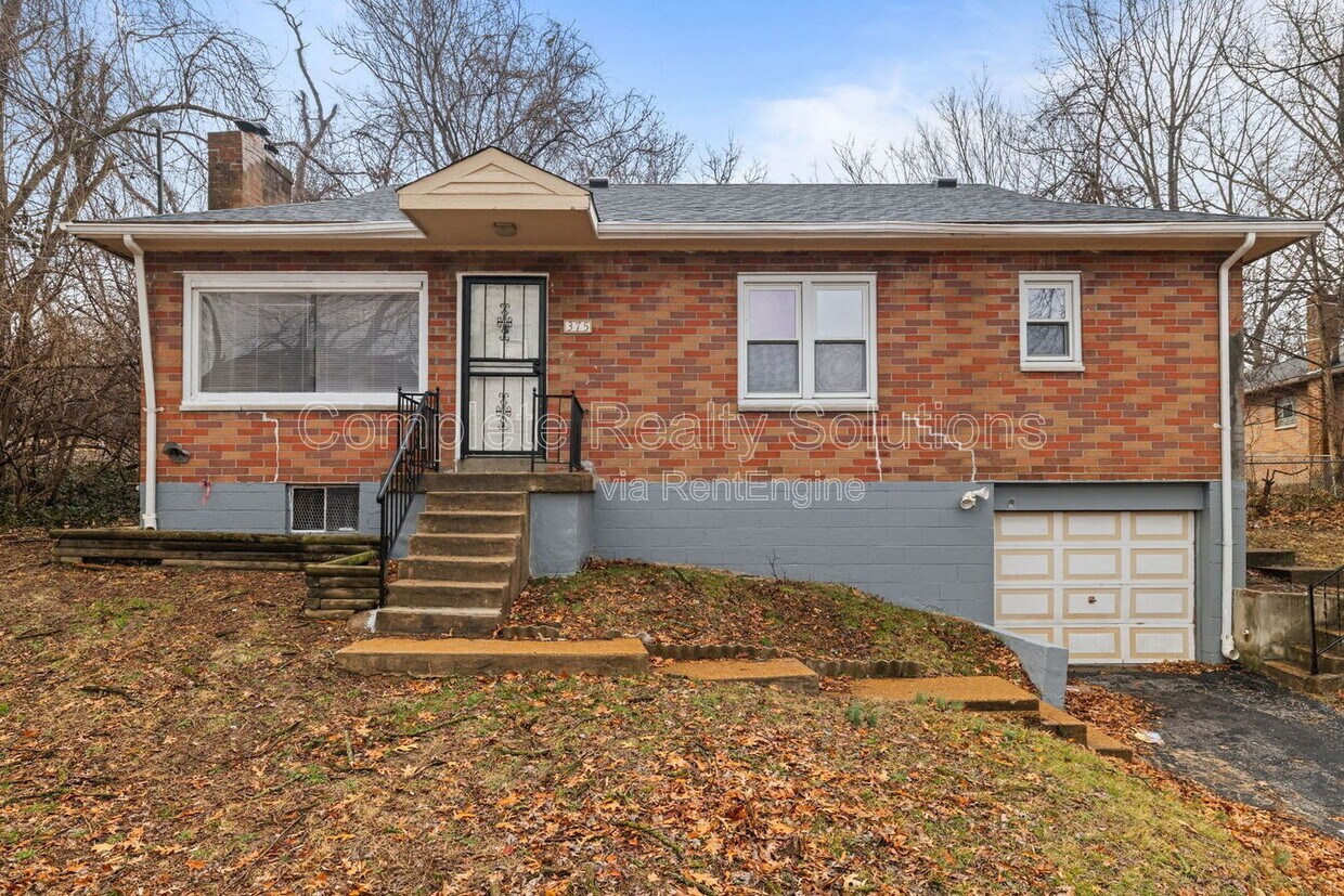 Photo - 375 Adrian Dr