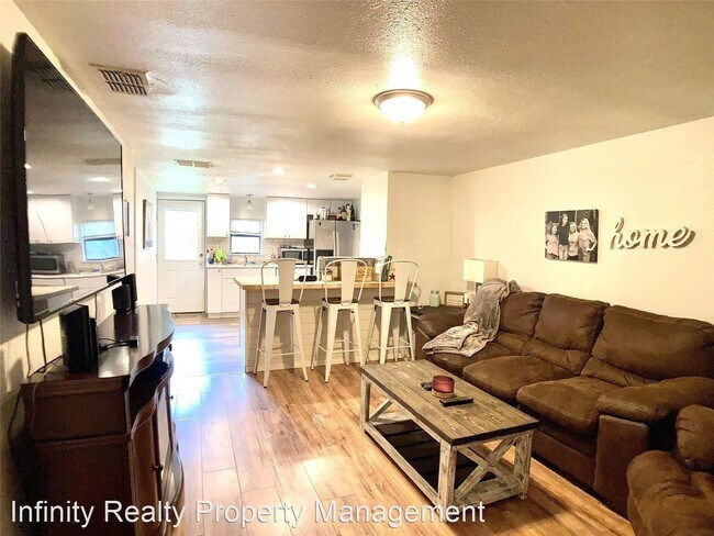 Foto del edificio - 3 br, 2 bath House - 871 W Frey St