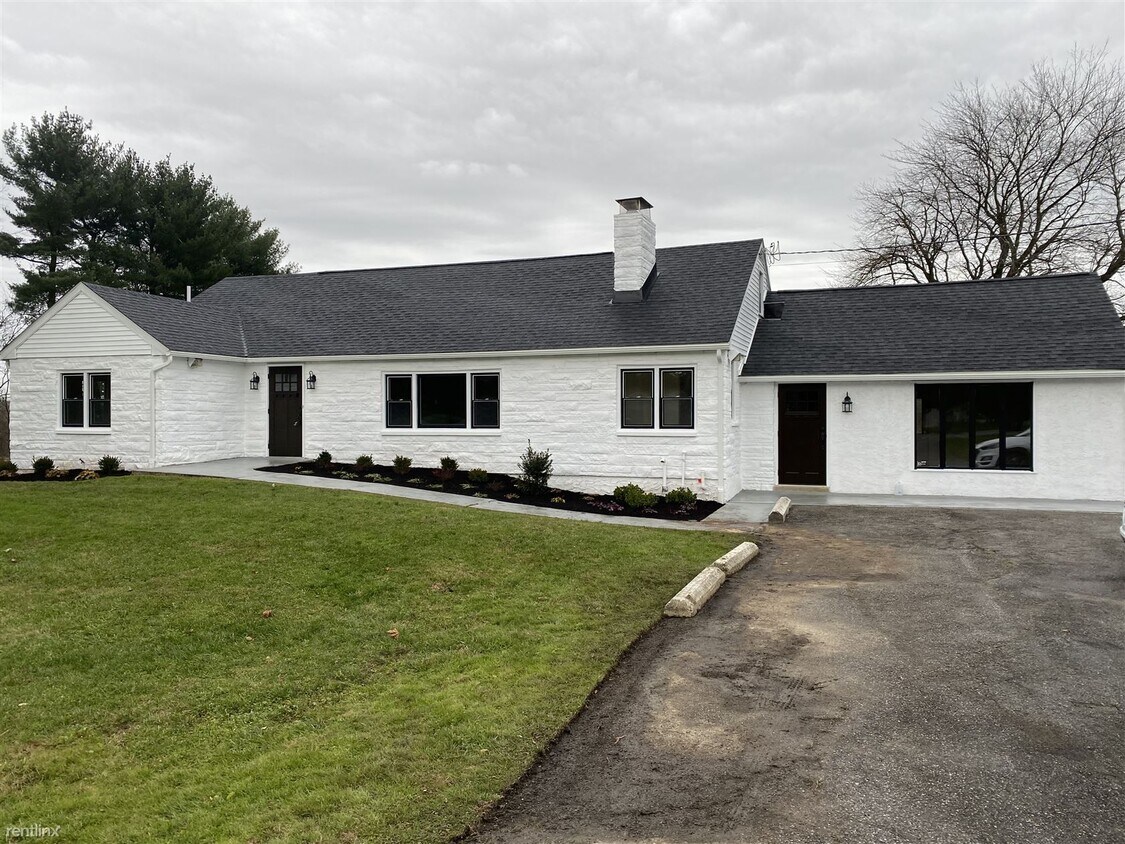 Primary Photo - 3 br, 2.5 bath House - 3006 E Lincoln Hwy