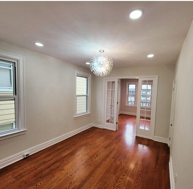 Foto del edificio - 320 Columbia Ave