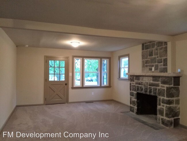 Building Photo - 3 br, 2 bath House - 728 Oak Court
