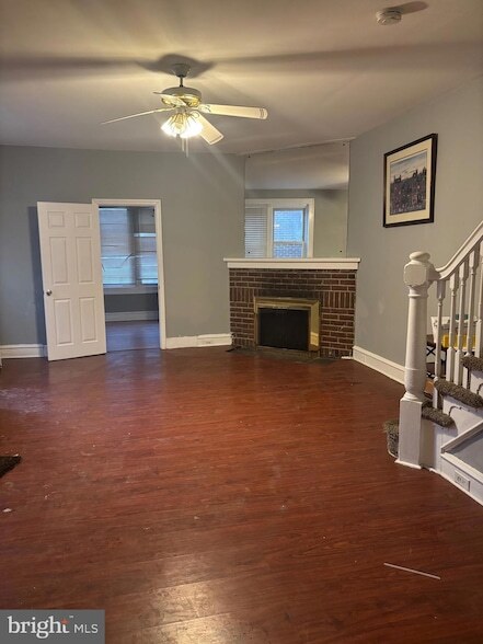 Foto del edificio - 649 W State St