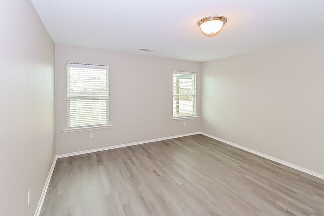 Building Photo - 4 Bedroom in Alexander, AR