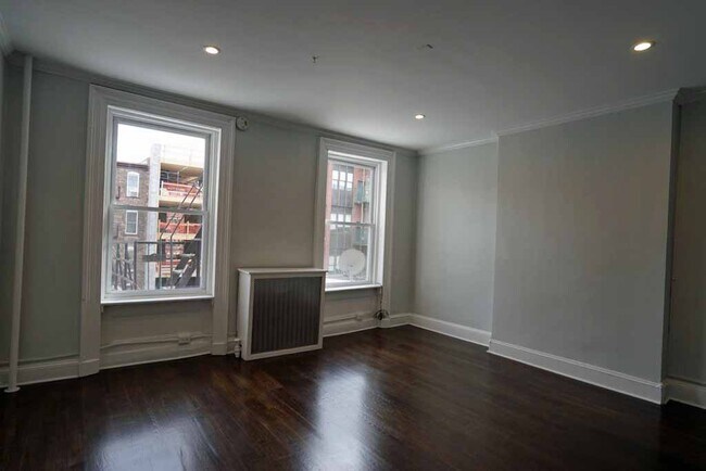 Spacious Rooms - 281 York St