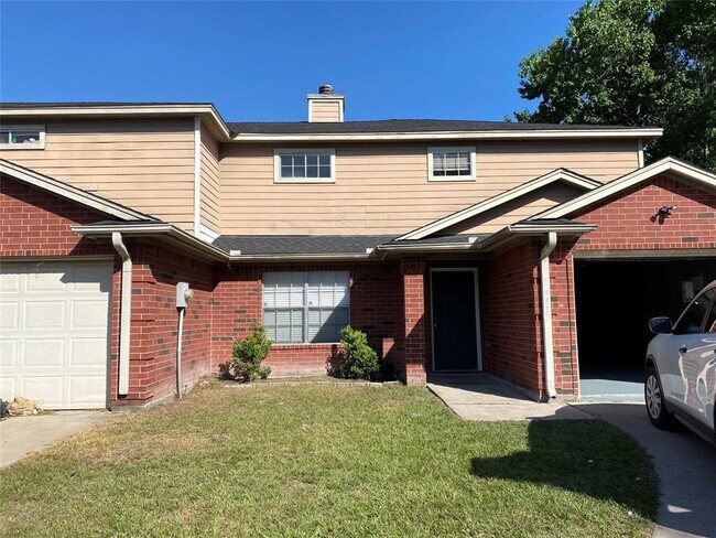 Building Photo - 10007 Emerald Oaks Dr