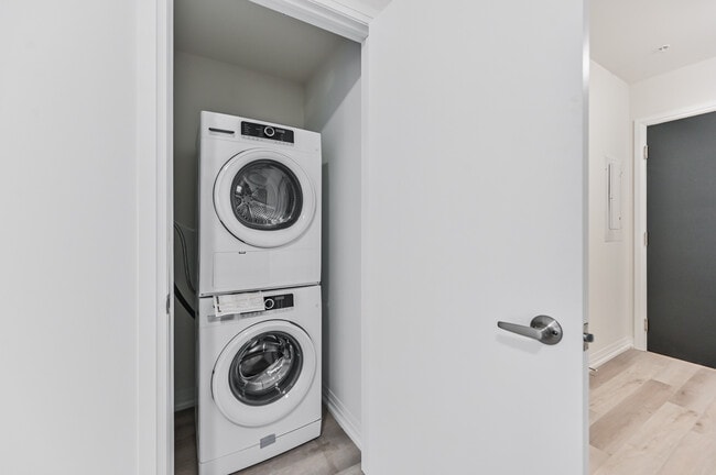 Building Photo - 8010 Kipling Av