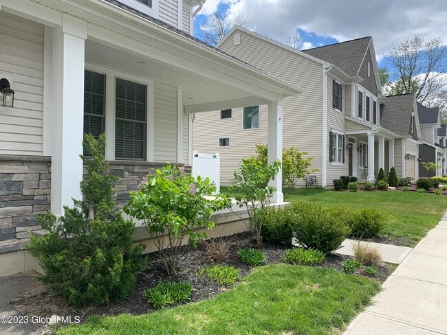 Building Photo - 4 Chloes Wy