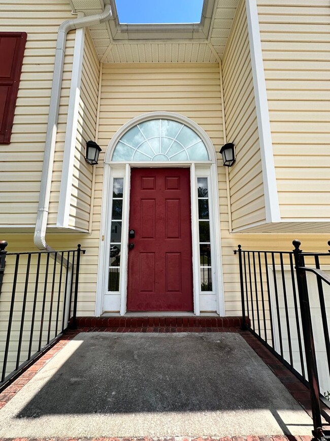 Foto del edificio - Exclusively Offered By Muse Realty Rentals...