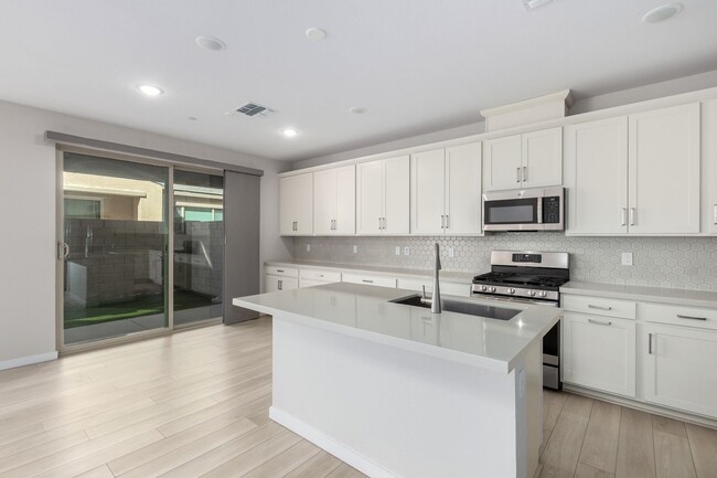 Foto del edificio - Modern and Spacious Townhome in the Mosaic...