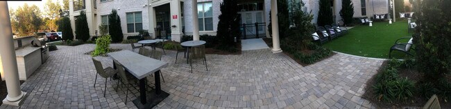 Foto del edificio - 6915 Endhaven Ln