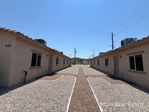 Building Photo - 802 E 35th St