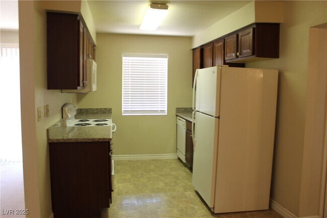 Foto del edificio - 4310 Sandy River Dr