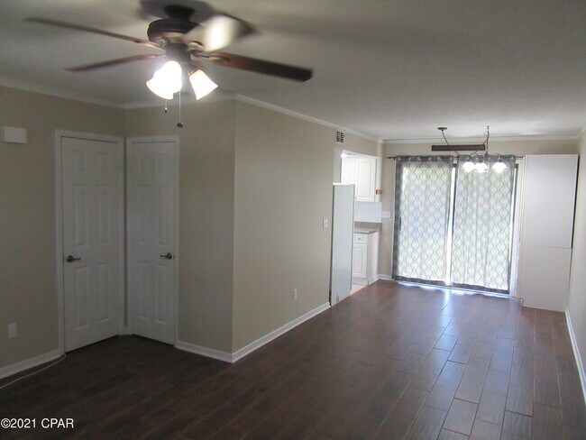 Building Photo - 3022 E Baldwin Rd