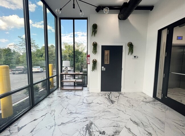 Building Photo - 80 Bridge St