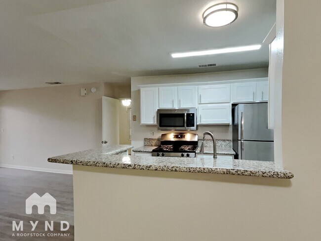 Building Photo - 2200 S Fort Apache Rd