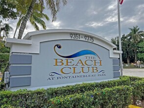 Building Photo - 9373 Fontainebleau Blvd
