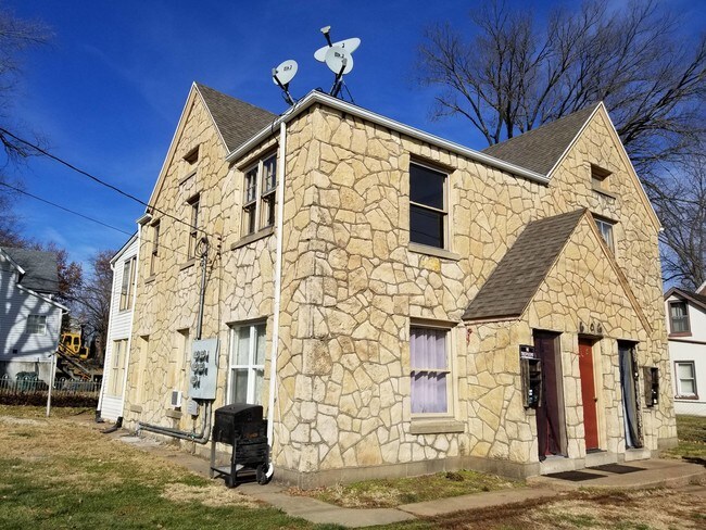 Building Photo - 606 Washington St
