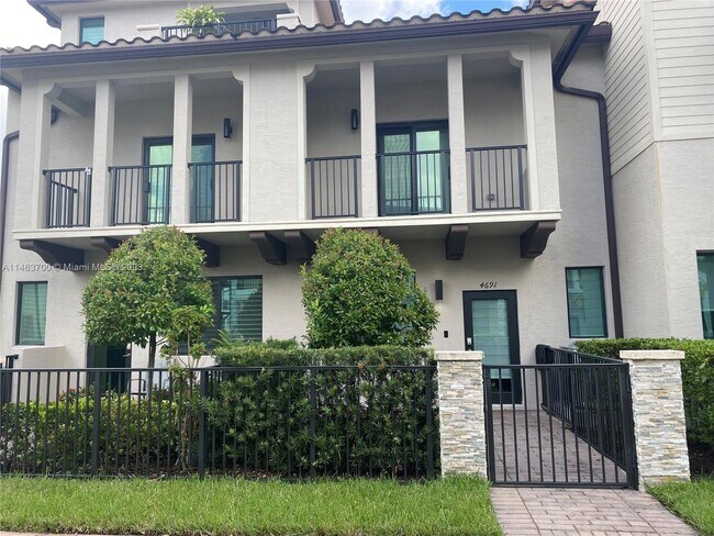 Foto del edificio - 4691 NW 83rd Path